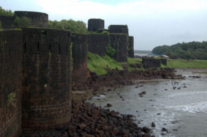 Maharashtra Fort : जलदुर्ग विजयदुर्ग आरमार जागतिक वास्तूशास्त्राचा उतकृष्ठ रचना.
