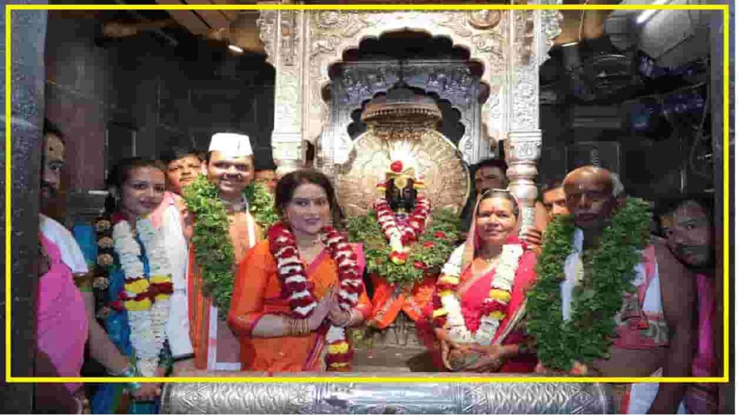 विठ्ठल रुक्मिणीची महापूजा संपन्न, मुख्यमंत्री देवेंद्र फडणवीनी काय मागितले