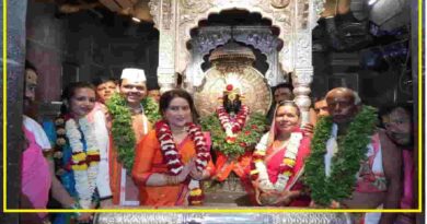 विठ्ठल रुक्मिणीची महापूजा संपन्न, मुख्यमंत्री देवेंद्र फडणवीनी काय मागितले