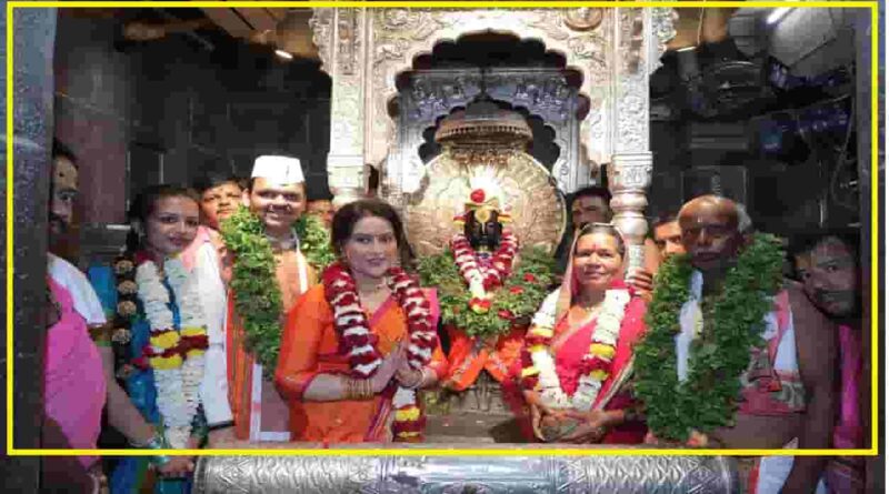 विठ्ठल रुक्मिणीची महापूजा संपन्न, मुख्यमंत्री देवेंद्र फडणवीनी काय मागितले